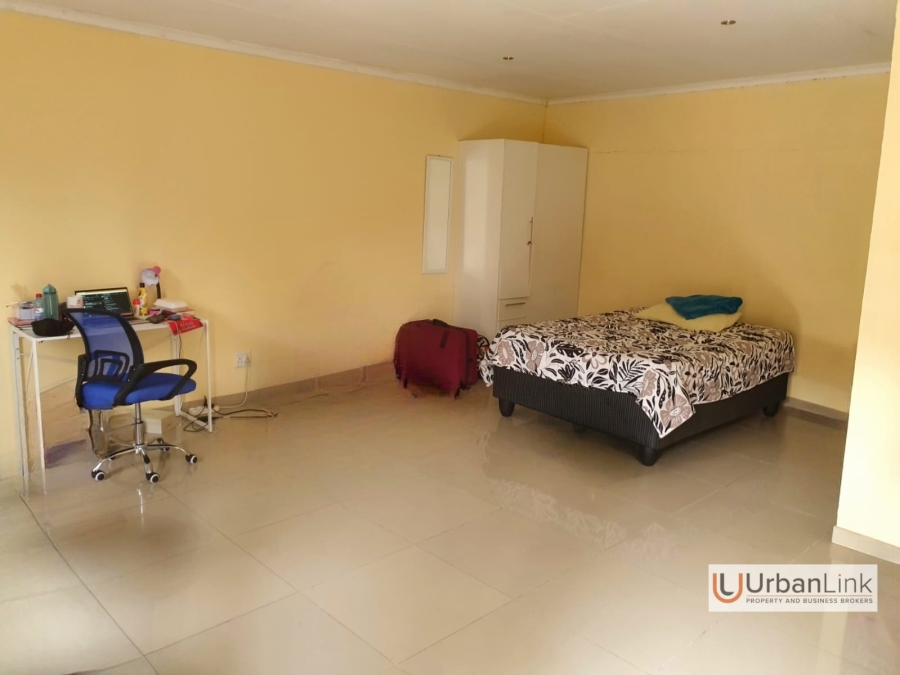 6 Bedroom Property for Sale in Safari Gardens North West